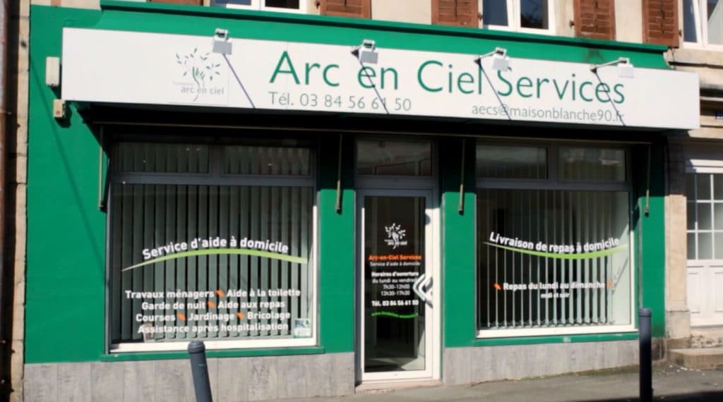 Devanture des locaux du service à domicile, Arc-en-Ciel services